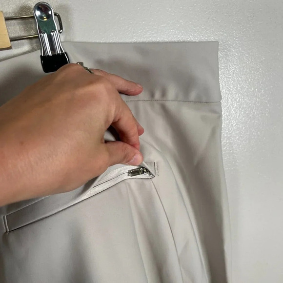 Athleta Stellar Straight Crop Pants Size 26 Travel Work Athleisure Neutral - Picture 10 of 13